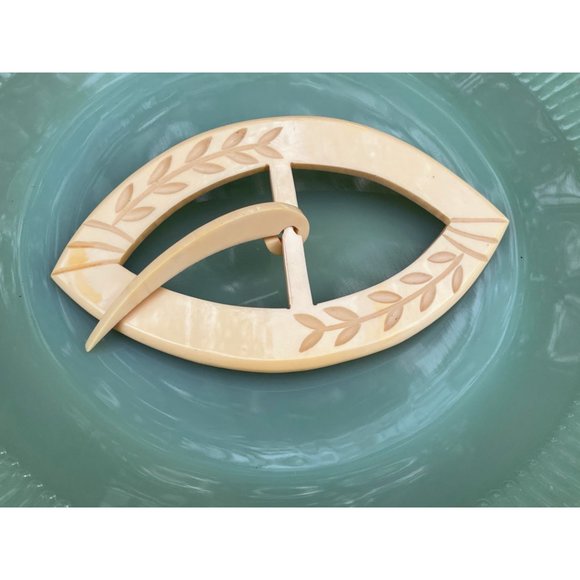 Antique Art Deco HUGE carved Celluloid Ladies Belt Buckle 5" - Picture 2 of 9